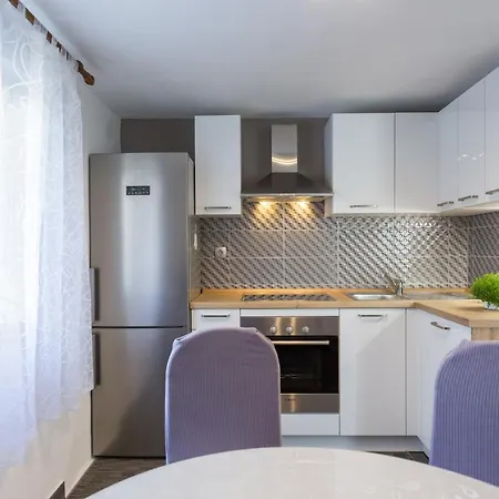 Apartamento Lidija - Sea View With Exclusive Right Of Using Hot Tub Or Split Level With Exclusive Right Of Using Pool *