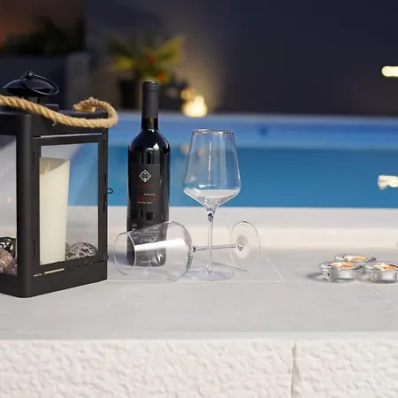 Lidija - Sea View With Exclusive Right Of Using Hot Tub Or Split Level With Exclusive Right Of Using Pool Podstrana