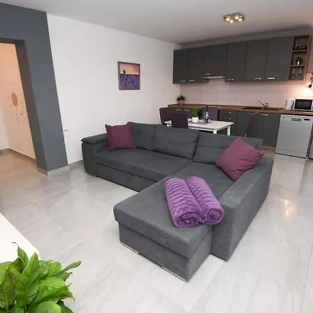 Apartamento Lidija - Sea View With Exclusive Right Of Using Hot Tub Or Split Level With Exclusive Right Of Using Pool *