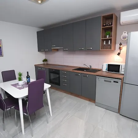 Apartamento Lidija - Sea View With Exclusive Right Of Using Hot Tub Or Split Level With Exclusive Right Of Using Pool *
