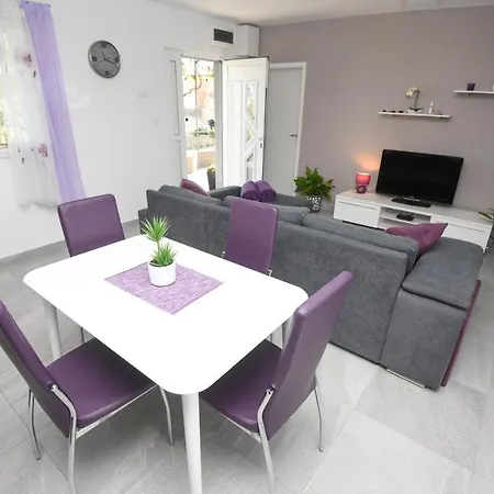 Lidija - Sea View With Exclusive Right Of Using Hot Tub Or Split Level With Exclusive Right Of Using Pool Apartamento Podstrana