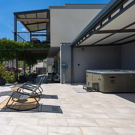 Lidija - Sea View With Exclusive Right Of Using Hot Tub Or Split Level With Exclusive Right Of Using Pool *