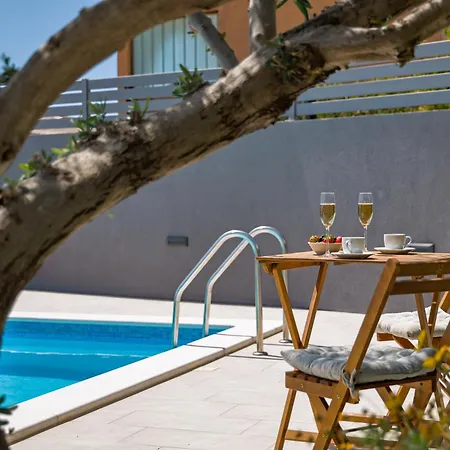Apartamento Lidija - Sea View With Exclusive Right Of Using Hot Tub Or Split Level With Exclusive Right Of Using Pool Podstrana